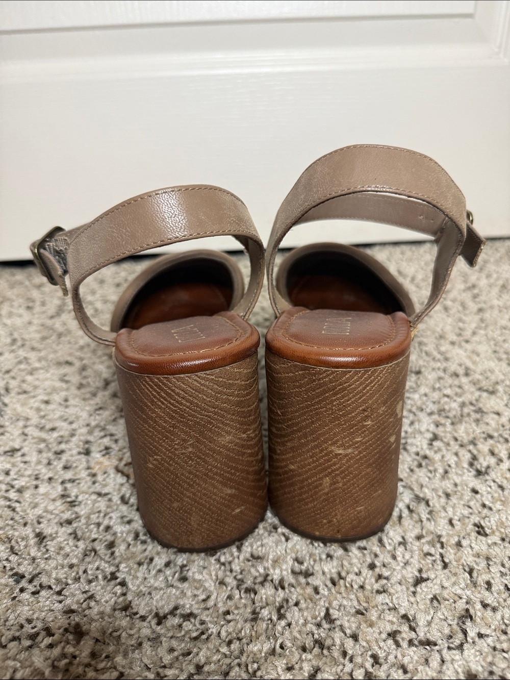 Vintage Mia Analie Block Heel Platform Clogs size Taupe Sz 9 Ladies - Picture 6 of 9